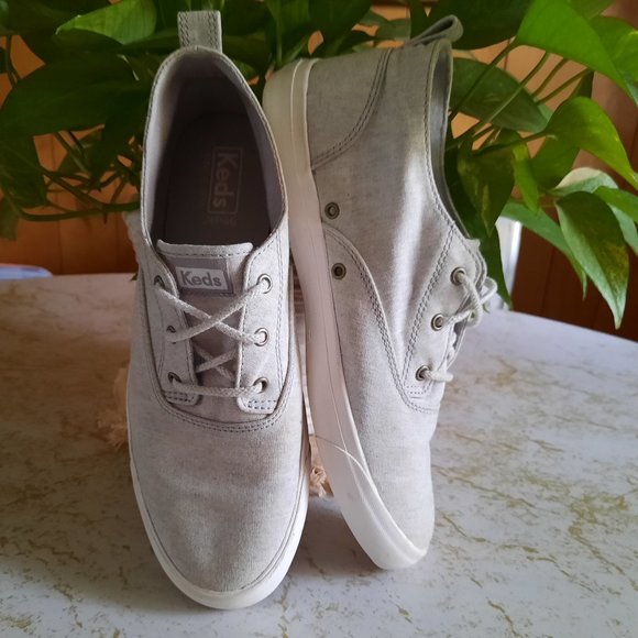 Keds Triumph Mid-Top Wool Sneakers Style# WF56627M- Heather Gray,  Size 10 - Picture 1 of 16